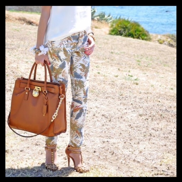 Michael Kors Large Pebbled Leather Hamilton Tote - Picture 6 of 6